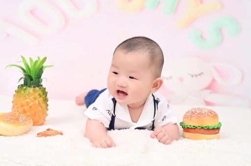 灌南宝宝在妈妈肚子里